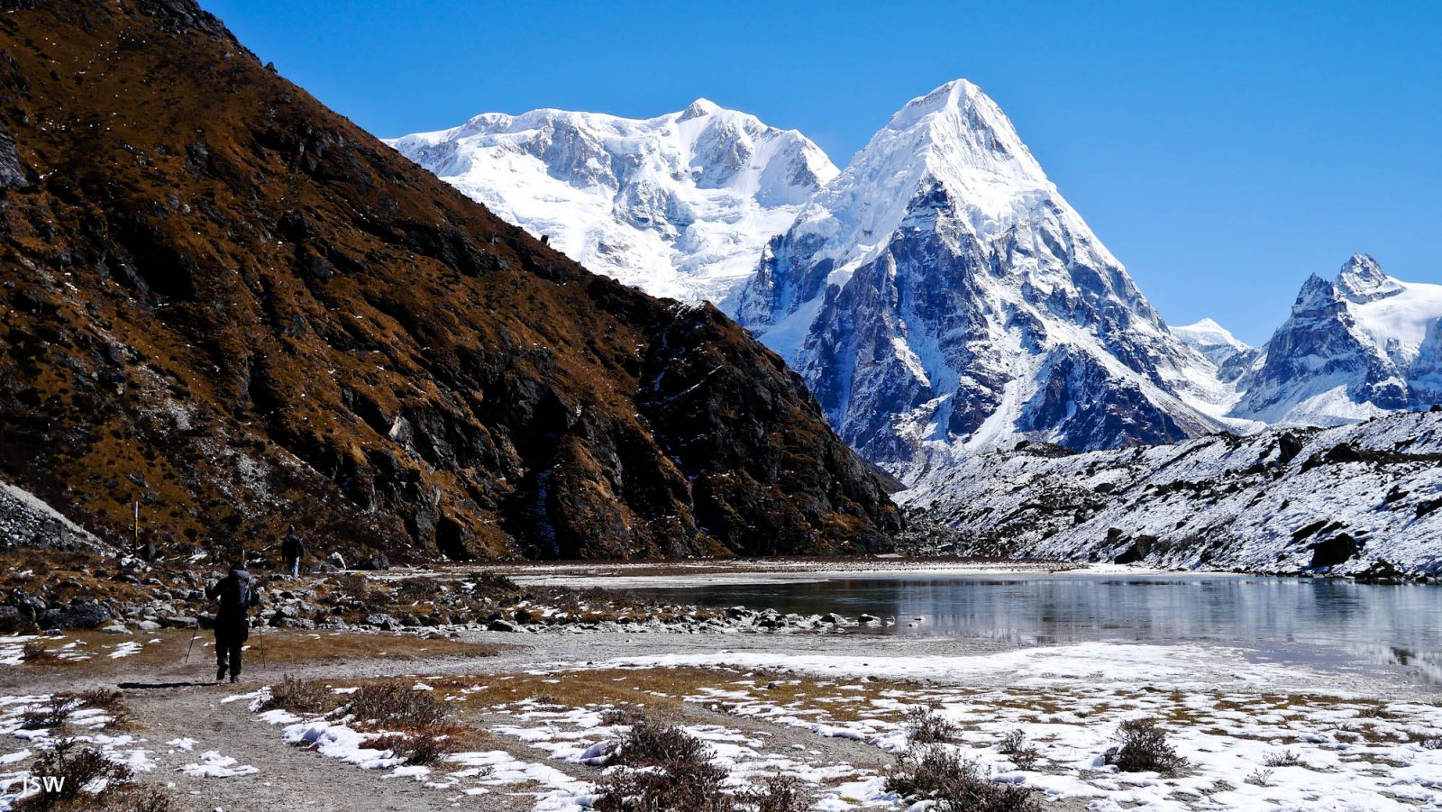 camp treks in nepal